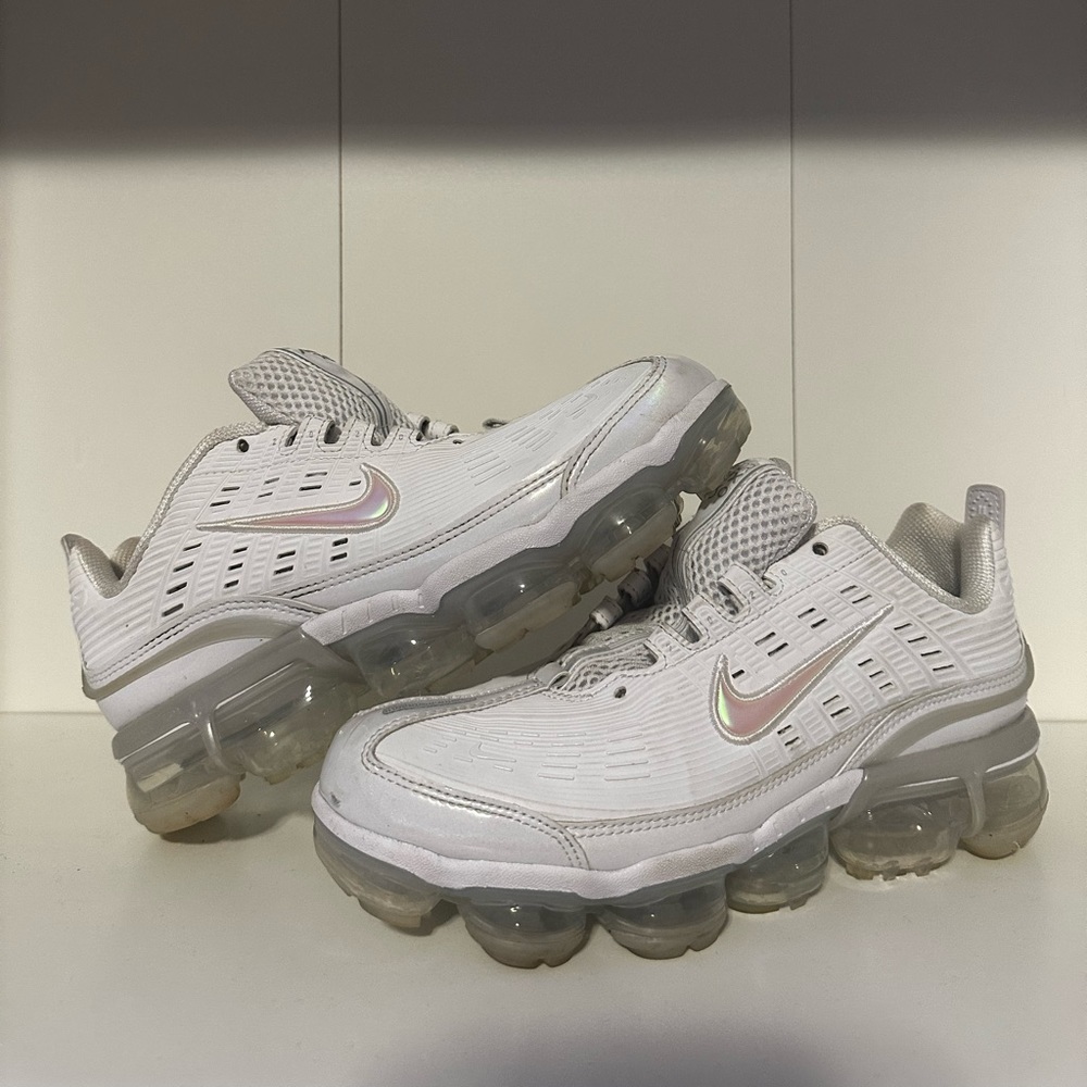 Nike Air Max 700